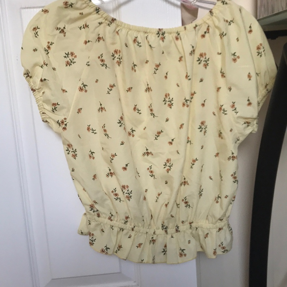 Very cute yellow off the shoulder top